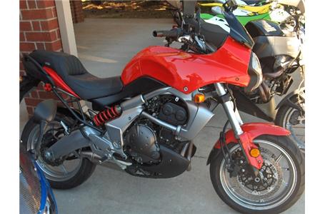 this is a very well maintained kawasaki versys that has not yet seen a dirt road