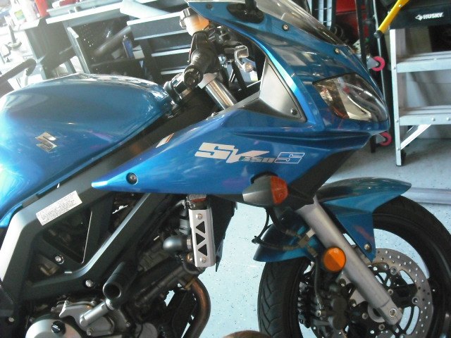 rarely used blue suzuki sv650s