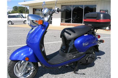 very clean scooter adult owned includes removable storage trunk just serviced