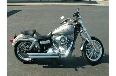dyna super glide is the pure embodiment of the spirit of a harley v twin a twin