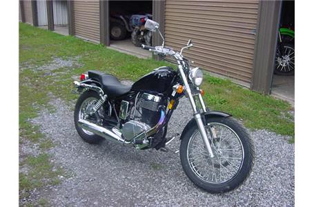 here is a nice used 2005 suzuki boulevard s40 650cc cruiser motorcycle with only