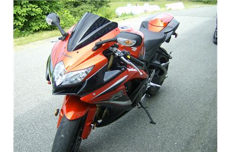 2009 gsx r600 that is as close to new as you will find all stock except the