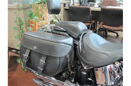 saddlebags engine guard windshield passenger backrest smooth wheels chrome