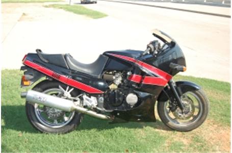 this ninja is similar to the one used in the movie top gun this motorcycle is in