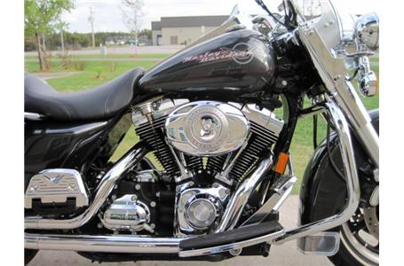 very nice road king with 2 1 exhaust
