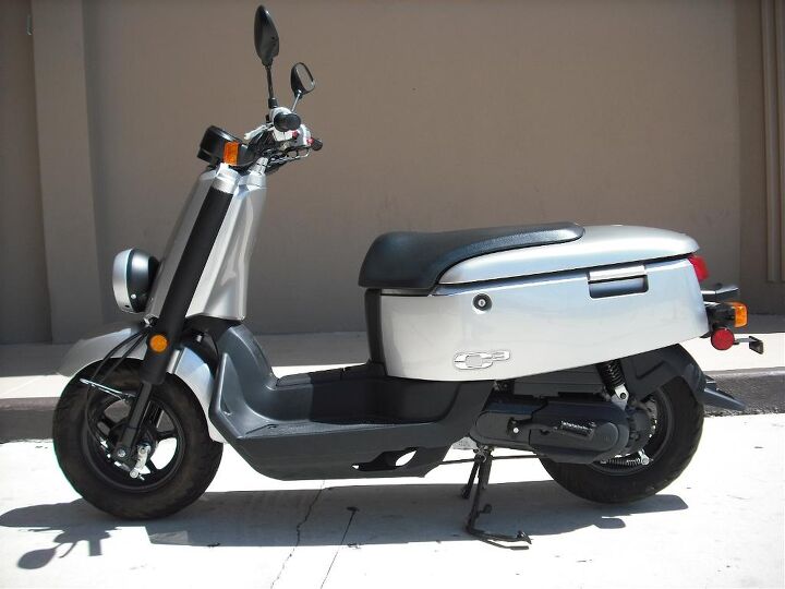 small scooter with tons of storage fuel efficiency doesn t get any better