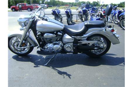 2007 yamaha roadliner s in beautiful condition looks like it just rolled off the