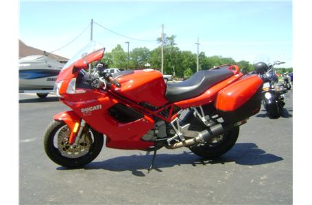 8k service complete 2006 ducati st3 with only 8000 miles color matched hard