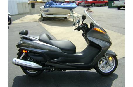 2010 yamaha majesty looks likes new 500cc scooter is perfect for any type of