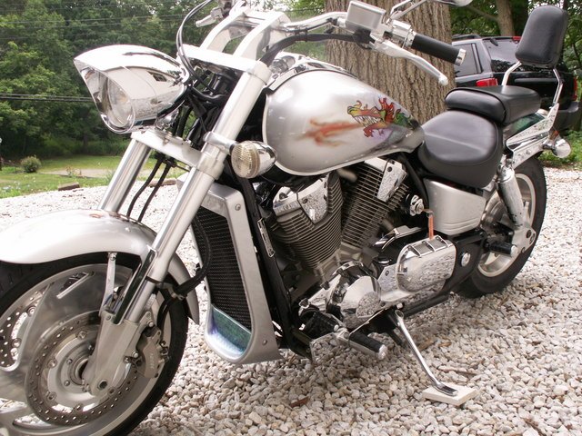 description this 2004 honda vtx1800c is in beautiful condition with