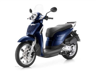 the scarabeo 200 is ideal for nipping through congested city traffic or crowded
