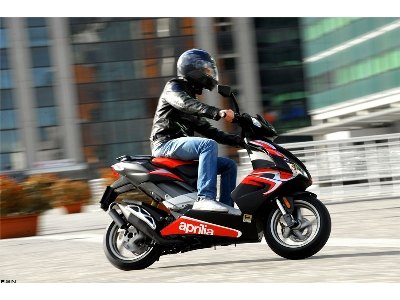 aprilia sr50 r factory uncompromising racing design with the most advanced