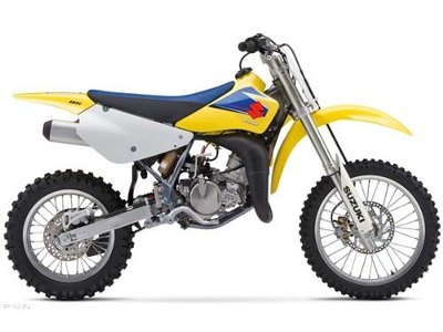 the rm85 is loaded with technology derived from suzuki s championship winning