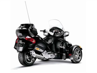 the can am spyder rt roadster riding reinvented with a host of