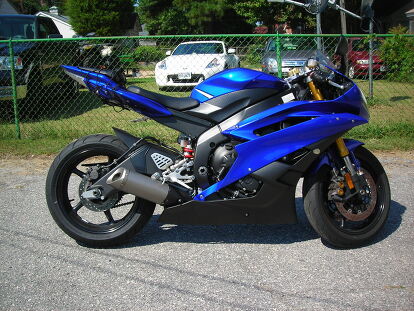 2006 Yamaha YZF R6 - Blue