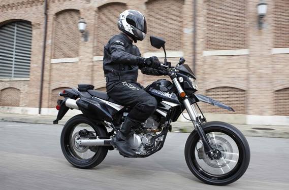 lightweight supermotard delivers quick reflexes and unlimited