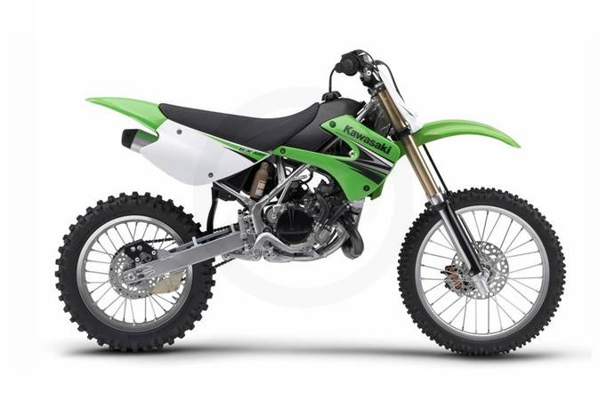 liquid cooled 99cc two stroke engineutilizes a separate clutch cover on the