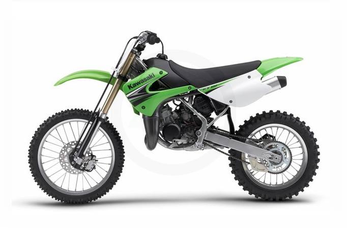 liquid cooled 99cc two stroke engineutilizes a separate clutch cover on the