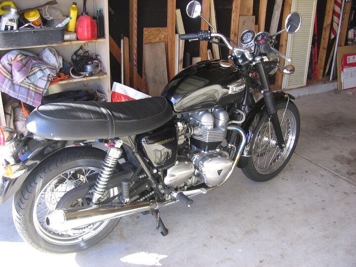03 triumph bonneville with lots of add ons
