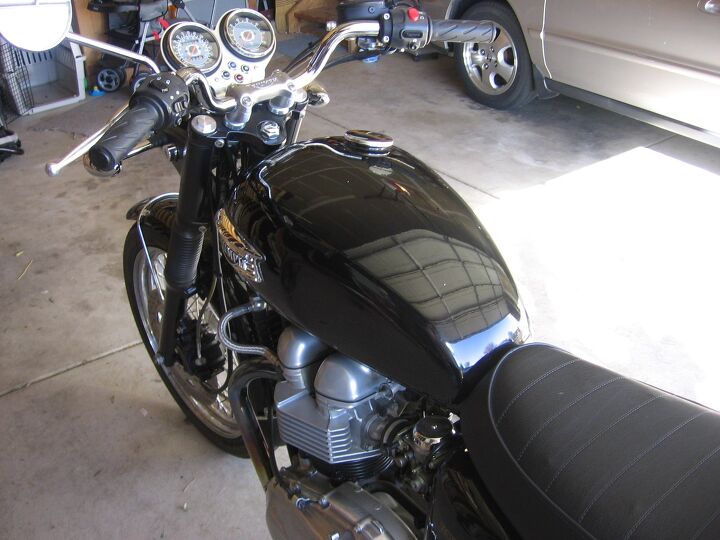 03 triumph bonneville with lots of add ons