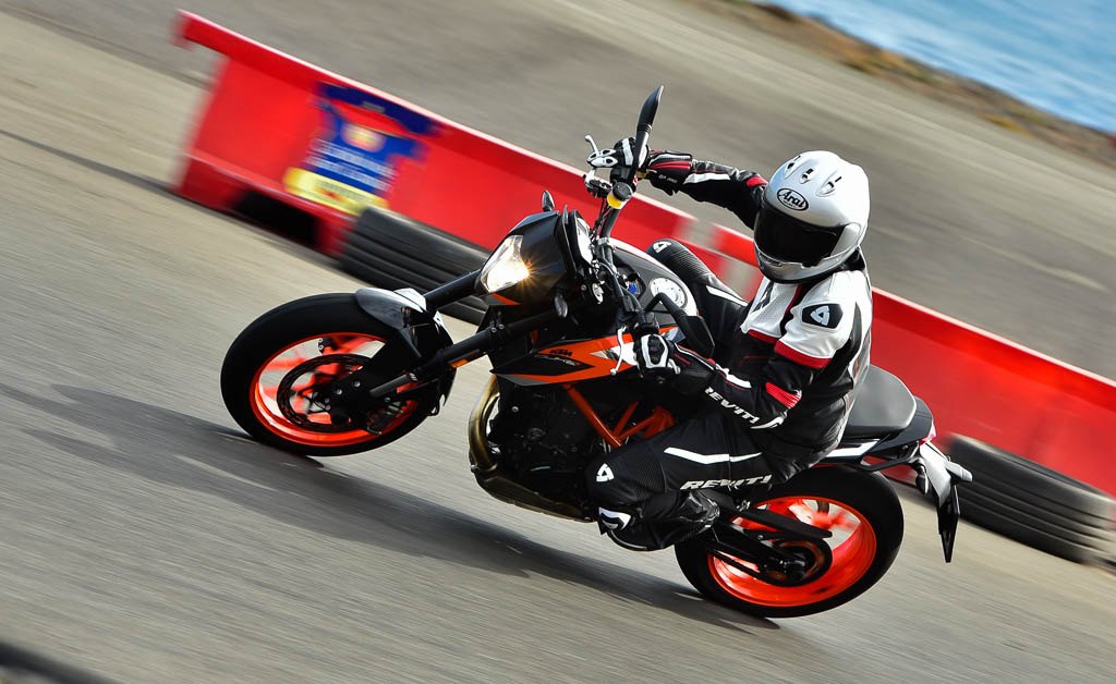 Duke R1 690 2016 KTM 690 Duke & 690 Duke R - First Ride Review + Video | Motorcycle.com