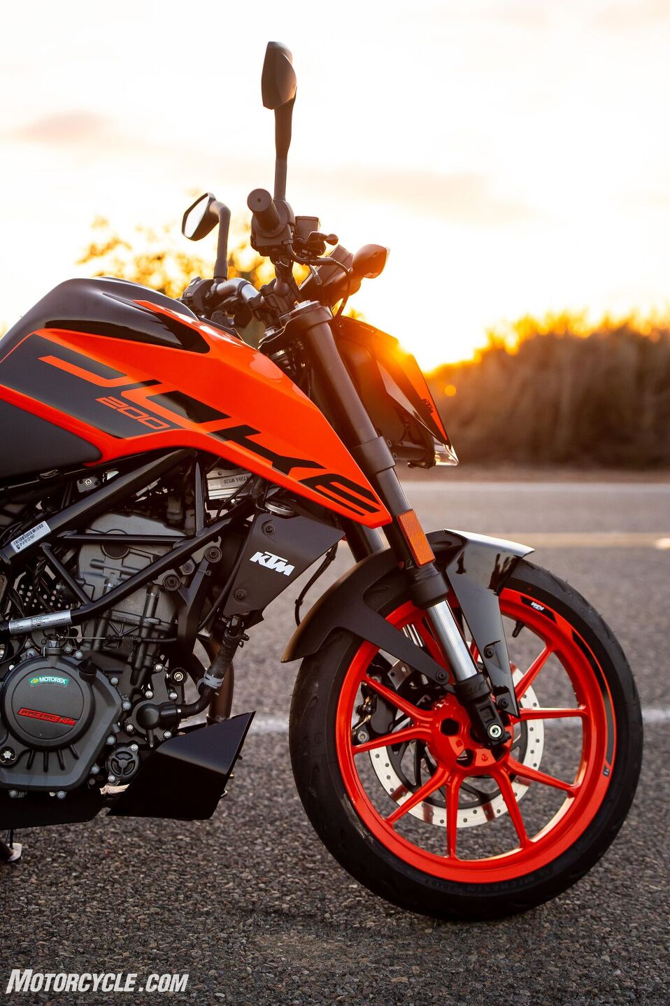 2020 KTM 200 Duke Review - First Ride | Motorcycle.com