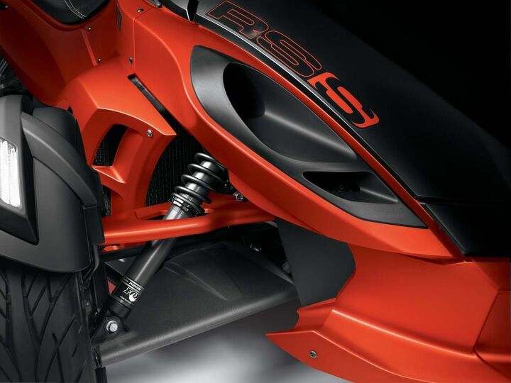 2014 can am spyder review, All Spyders will have upgraded suspension components for 2014 The RT and ST models receive new Sachs components with larger pistons and stiffer springs while the sportier RS and RS S models will use Fox Shox