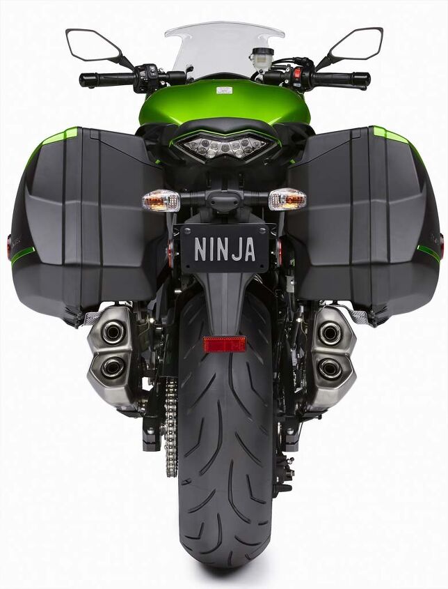 2014 kawasaki ninja 1000 abs review first ride, Overall width of the new Ninja with saddlebags attached is significantly reduced Bags are easily removed and installed and the Ninja remains attractive whether wearing the bags or not