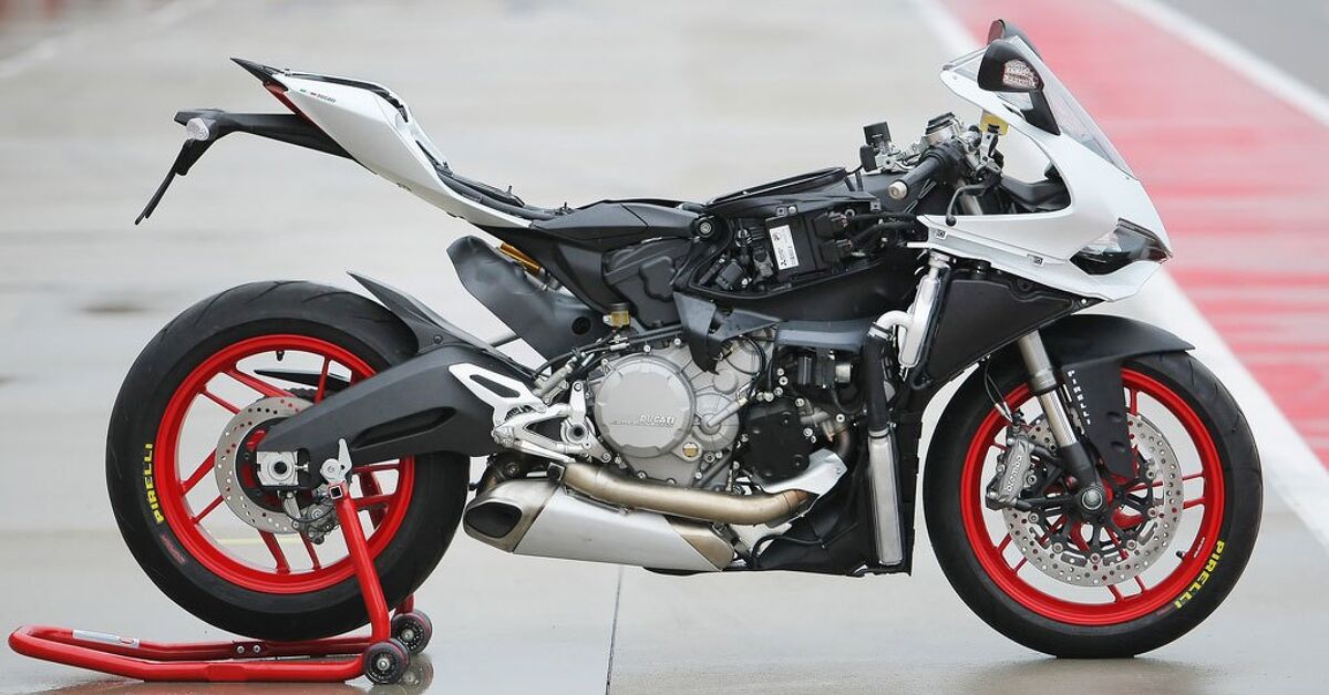 899 2014 Ducati 899 Panigale Review – First Ride | Motorcycle.com
