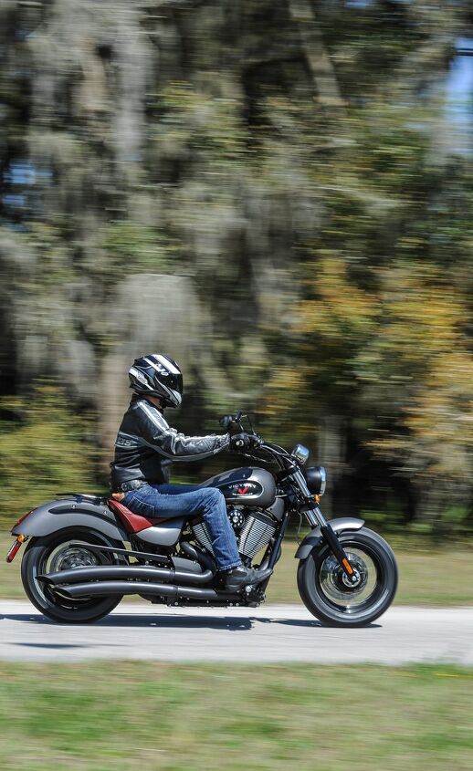 2015 victory gunner review first ride, With 110 ft lb of torque claimed at its crankshaft the Gunner loves for you to twist the grip