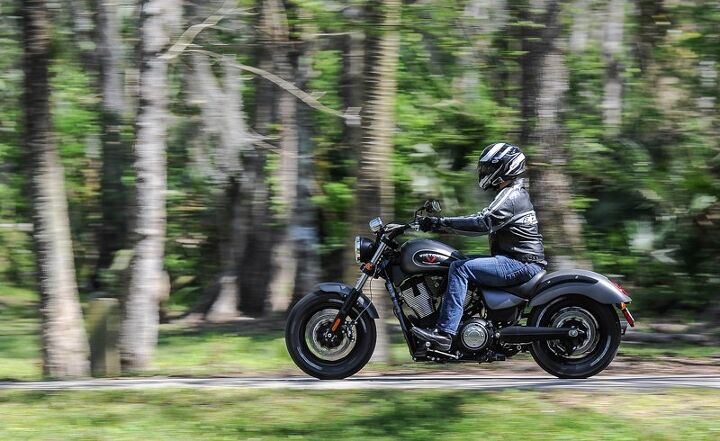 2015 victory gunner review first ride, The Gunner s riding position is comfortably upright with the slightest forward lean