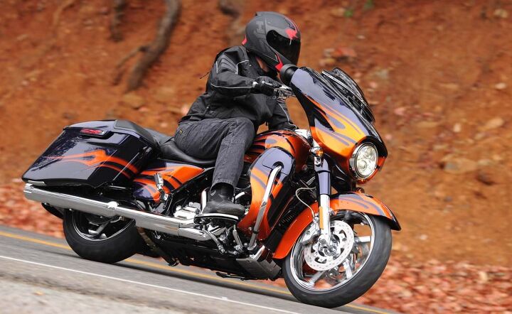 2015 harley davidson cvo street glide review, The CVO Street Glide has the same ample ground clearance that we loved in the Street Glide Special last year
