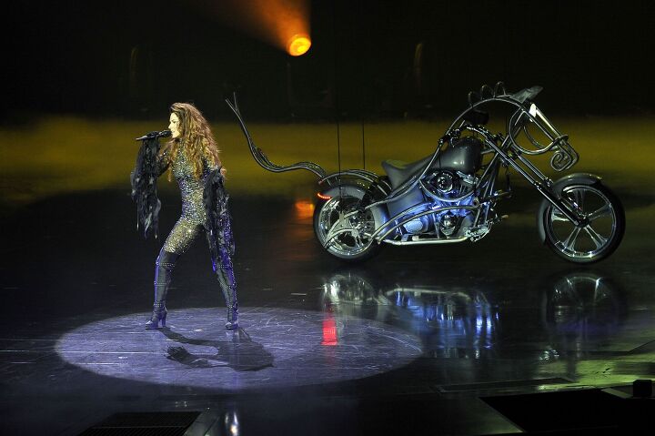 top 10 moto cats, Singer Shania Twain performs during the debut of her residency show Shania Still the One at The Colosseum at Caesars Palace on December 1 2012 in Las