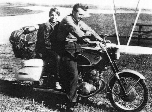 head shake the wisdom of robert m pirsig, Robert Pirsig and his son Chris loaded up and setting off in search of Quality