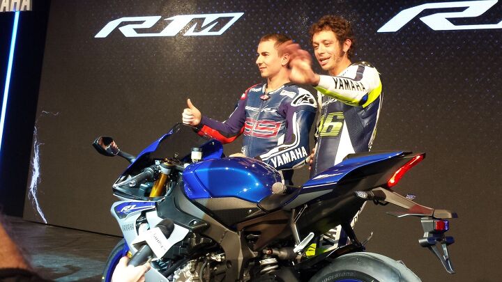 duke s den inside eicma the world s biggest motorcycle show, Two multi time Grand Prix champions Jorge Lorenzo and Valentino Rossi rode the new R1 and R1M onto the stage at Yamaha s unveiling party