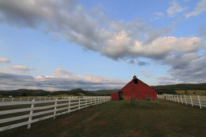 pocahontas county tour, Typical West Virginia barn and sky