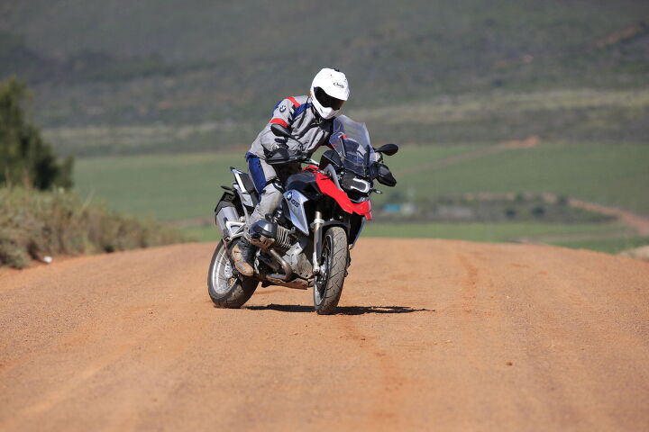 touring south africa by motorcycle, Neale playing in the dirt