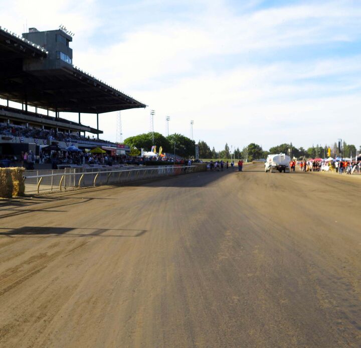troy bayliss races sacramento mile no country for middle aged men, Everything is bigger in America Pictures don t do the length of the Sacramento front straight justice