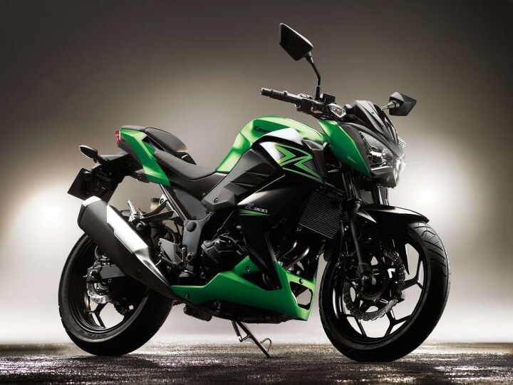 battle of the low buck nakeds, Kawasaki s 296cc Z300 would have fit in perfectly with the Honda and Benelli but for reasons unknown to us it and the Yamaha FZ MT 03 isn t being sold on this side of the pond