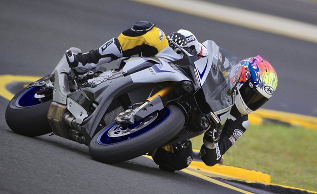 2015 Yamaha YZF-R1/YZF-R1M First Ride Review + Video