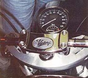 church of mo 1998 polaris victory v92c, Note the Victory s distinctive handlebar clamp and headlamp mounted speedo