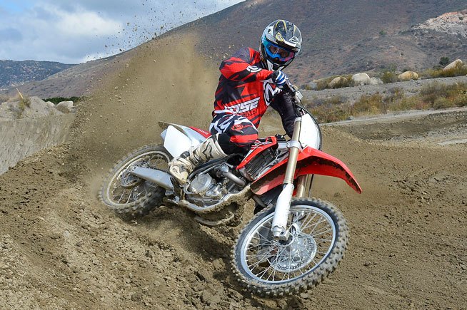 2016 honda crf450r first ride review, With just a couple minor tweaks the 2016 Honda CRF450R feels faster than its predecessor despite having the exact same motor specs the 2015 model