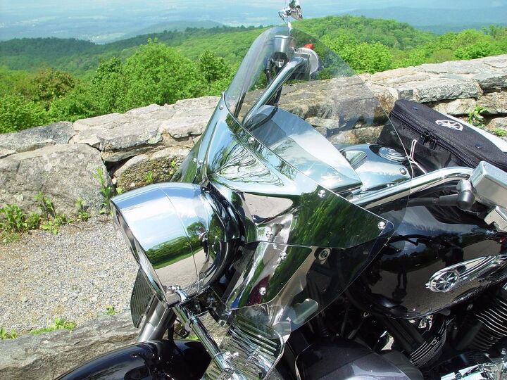 church of mo 2005 yamaha royal star tour deluxe, There are a ton of accessories available through Yamaha s Star Accessories Catalog the one I recomend most is this short windscreen for the Tour Deluxe