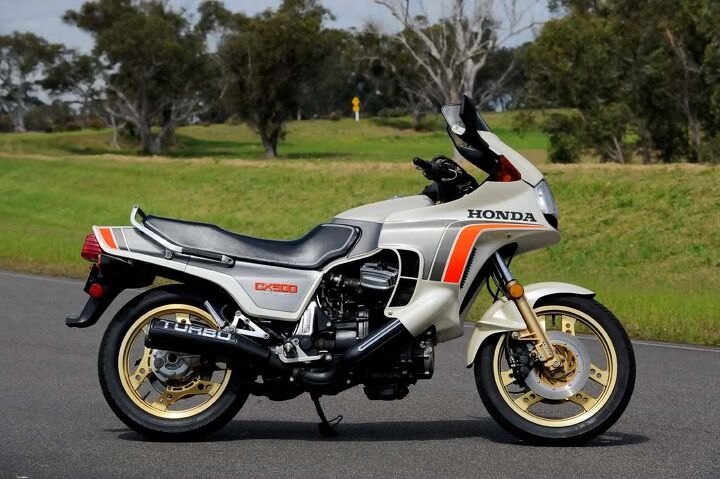 1980s turbo bikes shootout, The CX500 was the first mass produced turbo motorcycle in the world It was also the first motorcycle to feature EFI when it was released in 1982