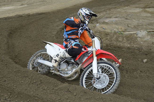 2016 honda crf250r review, Honda really dialed in the CRF250R when it redesigned the bike 2 years ago The 2016 chassis is the same as last year s complete with the redesigned subframe that was created to help save weight and improve the ergos The light steering CR can hunker down and track through ruts without any issues