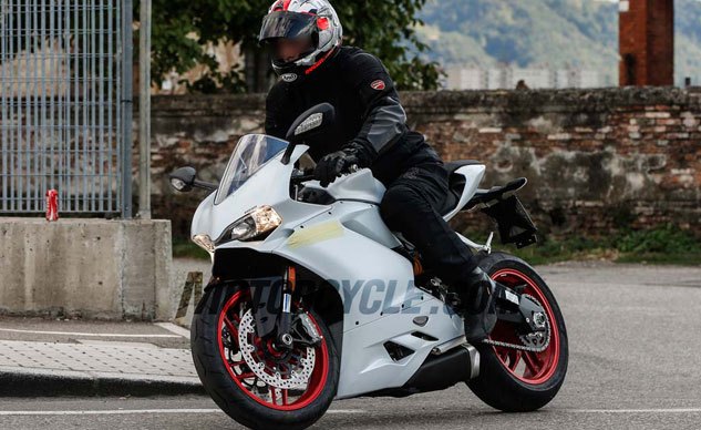 2016 Ducati 959 Panigale Spied