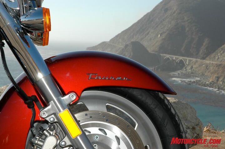 church of mo 2009 honda vtx1300t review, To clarify its intention Honda actually puts a label on the front fender