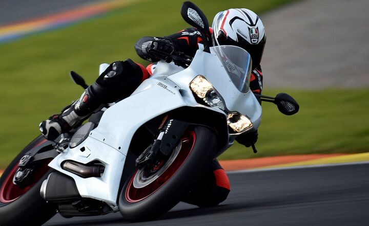 2016 Ducati 959 Panigale First Ride Review + Video