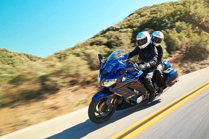 2016 yamaha fjr1300a and fjr1300es first look, The Sport Touring category is stacked with impressive motorcycles We re looking forward to seeing how much better Yamaha s 2016 FJR1300 series really are compared to years past