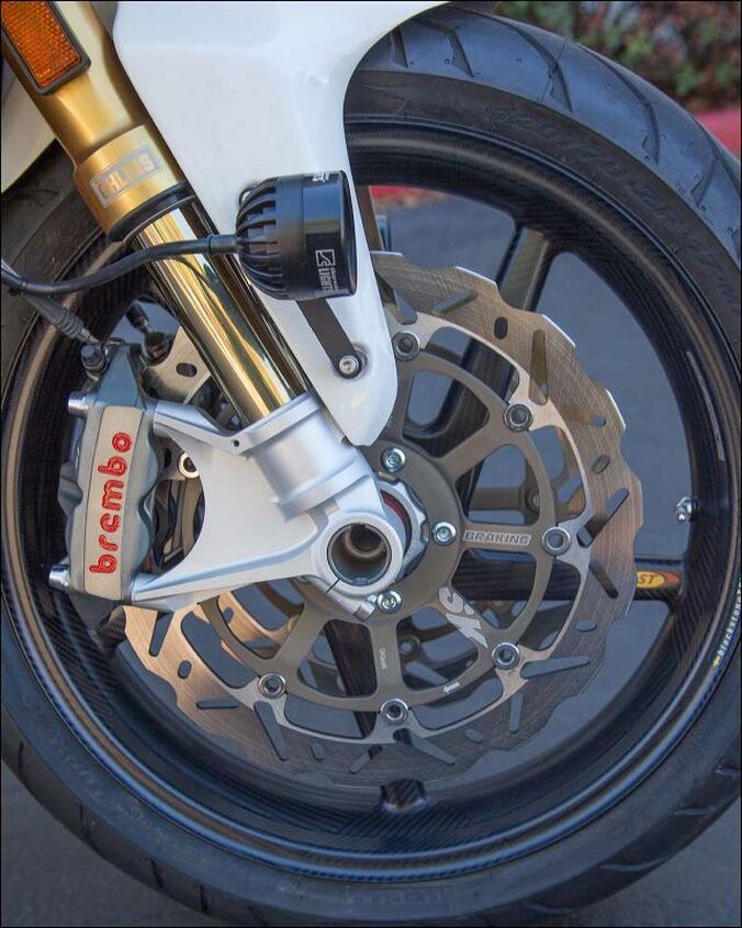 2016 motus mst and mstr review, Yum yum BST carbon fiber wheels M4 Brembo monoblocks hlins NIX30 fork that stuff retails for over 6 000 And that s just the front